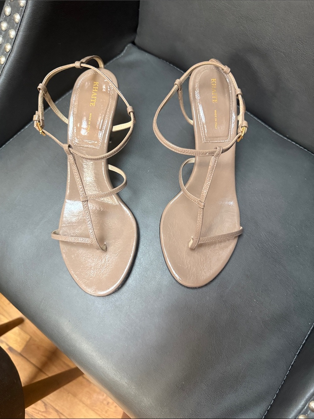KHAITE Neutral Taupe Leather Strappy Toe-Loop Sandals